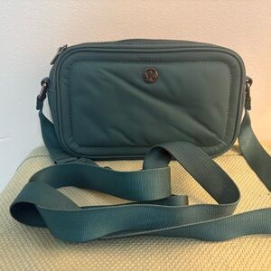 Lululemon Crossbody Bag 2L